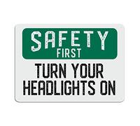BESTORLOVE Safety First Turn Your Headlights on Cartello di latta di avvertimento cartello in alluminio avviso attenzione divertente sarcastico cartello 25,4 x 35,6 cm pittura in ferro antivento per
