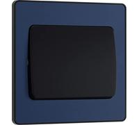 BG Electrical - Interruttore singolo da parete, a bilanciere largo, 2 vie, piastra frontale senza viti, bordi arrotondati, Evolve, blu opaco, 20 A, 16AX, PCDDB12WB