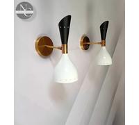 Bianco e Nero Sconce Coppia 1950s Metà Secolo Ottone Italiano Diablo Applique