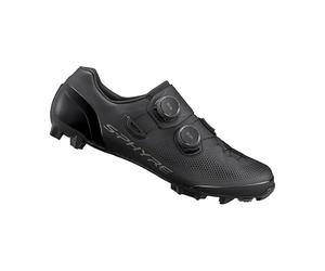 Bicycle Shoes XC903, trattamento adatto a un impiego regolare, pensato per un utilizzo ripetuto nel tempo indicato per essere utilizzato con continuità durante tutto l’anno ideale per chi ama prenders