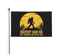 Bigfoot Mi Ha Visto Ma Nessuno Gli Crede Garden Flag Divertente Bandiere Di Benvenuto Con 2 Occhielli Bandiere Da Giardino Decorazione Per Fattoria All'Aperto Patio 90X152Cm