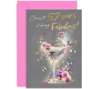 Biglietto di auguri di compleanno per lei, con scritta in lingua inglese "Cheers to 57 Years of Being Fabulous", elegante design grafico, per sorella, collega, mamma, figlia, Bestie, interno bianco