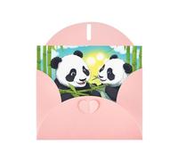 Biglietto di auguri orizzontale con scritta "Two Happy Pandas" con busta a forma di cuore rosa e scritta in lingua inglese "Two Happy Pand