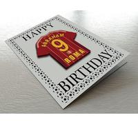 Biglietto di compleanno con scritta "AS R O M A Football", personalizzabile, a tema maglia da calcio europea, con scritta in lingua inglese "The Best A Fan can get!" (lingua italiana non garantita)