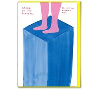 Biglietto di compleanno ufficiale David Shrigley - "Stand On The Pedestal" - spiritoso divertente compleanno umoristico - per lui, lei, uomini, donne, amici, biglietti stravaganti per gli amanti