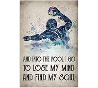 Biopracess Targa decorativa da parete con giocatore di pallanuoto e scritta in inglese "Into The Pool I Go", in metallo, stile retrò, vintage, poster in metallo, decorazione da parete, 20,3 x 30,5 cm