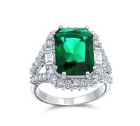 Bling Jewelry Anello Alla Moda Con Dichiarazione Di Taglio Smeraldo Simulato Verde In Zircone Cubico CZ Pavé 7CT Rettangolare Placcato Argento Per Donne In Ottone