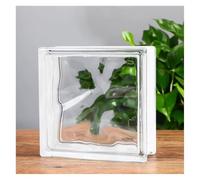 Blocchi di vetro traslucido per un efficace isolamento acustico e termico, elegante soluzione decorativa per case e bar