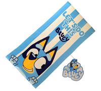 Bluey Asciugamano per bambini 70 x 140 cm | Microfibra morbida e assorbente | Asciugatura rapida | Design ufficiale spiaggia, piscina e bagno | Perfetto per bambini e fan
