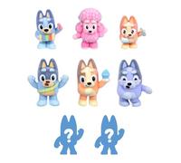 Bluey Fuzzies Deluxe Figure Pack. con 6 mini-figure da collezione appositamente floccate. Incl. 2 figure a sorpresa (confezione cieca), carta collezionabile e guida da collezione. 50 mini-figure da