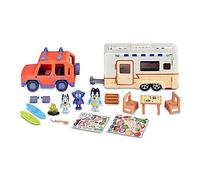 Bluey - Set Family Cruiser + Campervan, Playset per auto della famiglia caravan, con 3 figure, 10 accessori e adesivi decorativi, 3 anni famosi (BLY53000)