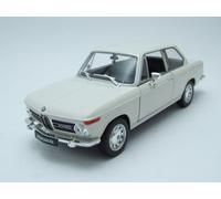 BMW 2002 Ti 1968 Crema Modellino Auto 1:24