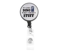 BNQL Spilla a forma di scatola della polizia per i fan dei programmi televisivi It Goes Ding When There's Stuff, retrattile con clip a coccodrillo, per infermieri e dottori