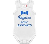 Body neonato divertenti puro cotone made in Italy frase ragazze sto arrivando con papion (Body canotta frase azzurra, 0-3 mesi)