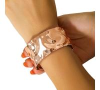 Bold Unisex Industrial Styles V Scanalatura Testurizzata Bracciale in Ferro Punk Ispirato Braccio Ispirato Gioiello A Forma Latte A Forma Bracciale Urbano Grunge Cuff