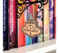 Book Nook Tavern Cartelli - Etichette di Genere Fatte a Mano con Staffe, Decorazione Libreria in Stile Taverna, Divisori Unici per Scaffali, Regalo per Amanti dei Libri (A)
