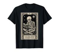 Bookworm Classic Just One More Capitolo Vintage Skeleton Maglietta