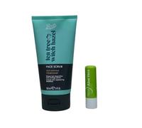 Boots Tea Tree and Witch Hazel Scrub viso con carbone attivo 150 ml con balsamo per le labbra all'aloe vera in omaggio