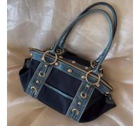 Borsa a tracolla da donna - Stile retrò Y2K con un'estetica biker versatile e distintiva e finiture con borchie; adatta per il tragitto casa-lavoro, l'ufficio, gli appuntamenti, la vita di tutti i gio