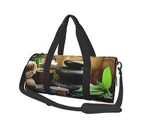 Borsa da viaggio rotonda Pietre e olio termale sul legno vicino a uno stagno Borsa da palestra per uomo Borsa sportiva da donna