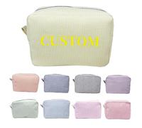 Borsa per il trucco personalizzata con ricamo del nome, graziosa borsa per cosmetici in seersucker personalizzata, borsa da viaggio per articoli da toeletta, regalo di compleanno per donne amiche