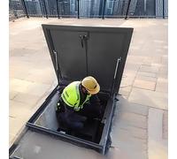 Botola Di Accesso Al Tetto Lucernario, Portello Di Accesso Al Tetto Commerciale Per Impieghi Gravosi Coperture Uscite Da Soffitte E Scantinati Per Magazzini Con Aste Di Supporto(70x70cm/27.6x27.6in)