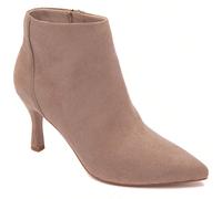 Bottines e talon aiguille avec bout pointu, disponibles in plusieurs finitions élégantes: cuir lisse, suédine ouspect verni. Eleganti e intemporelles, bottines à talon fin sont conçues pour sublimer t