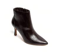 Bottines e talon aiguille avec bout pointu, disponibles in plusieurs finitions élégantes: cuir lisse, suédine ouspect verni. Eleganti e intemporelles, bottines à talon fin sont conçues pour sublimer t