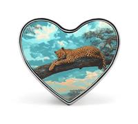 Bottone smaltato a forma di cuore con leopardo sdraiato su un ramo di acacia, spilla a forma di cuore, distintivo carino e divertente per zaini e cappelli, 2,5 cm