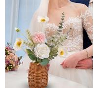 Bouquet di fiori artificiali con cestini per le celebrazioni festive del