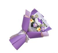 Bouquet floreale artificiale creato utilizzando tecniche di tessuto a maglia per una consistenza sottile e una delicata miscelazione di colori negli spazi interni (viola)