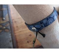 bracciale in pelle nero blu polsino fatto a mano braccialetto in cuoio surfista
