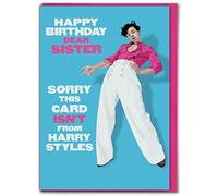 Brainbox Candy - Divertente biglietto di compleanno per sorella - 'This Card Isn't From' - Biglietto a tema Harry Styles - Grandi biglietti scherzi per fratelli con senso dell'umorismo