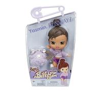 Bratz Babyz Runwayz Doll - Yasmin - 1 Bambola da Collezione con Abbigliamento Alla Moda, Bambola Carina con Una Collana Che Funge da Portachiavi - Giocattolo per Bambini - Età 6+