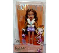 Bratz Goin' Out! Bambola - Yasmin - 1 Bambola da Collezione con Accessori, Dotata di un Vestito, una Borsetta, un Paio di Occhiali da Sole e una Spazzola - Giocattolo per Bambini - Età 6+