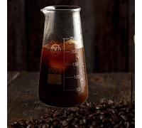 Brocca per montare la panna, misurino in vetro conico per acqua e caffè