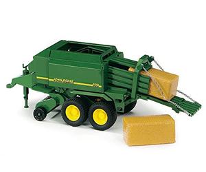 bruder 02017 - Pressa per balle grandi John Deere con 2 balle quadrate | Pressa per balle per l’agricoltura, fattoria, accessori per trattori, scala 1:16