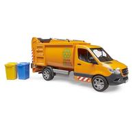 bruder 02682 - MB Sprinter, camion della nettezza urbana | Con 2 bidoni della spazzatura, camion della nettezza urbana, raccolta rifiuti, giocattolo dai 4 anni in su, 1:16