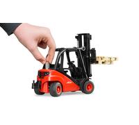 Bruder Carrello elevatore Linde H30D con gancio di traino e 2 pallet