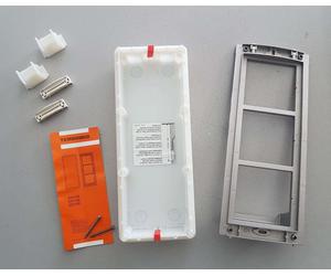 BTICINO 331130 KIT SCATOLA INCASSO CON TELAIO SUPPORTO TRE MODULI SFERA CLASSIC