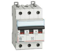 Bticino magnetotermico 3 poli 32A curva C 6kA FN83C32