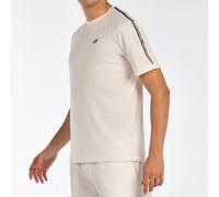 Bullpadel La funzionalità incontra lo stile sportivo La T-shirt Bullpadel Alder è la scelta ideale per i giocatori che danno priorità al comfort e alle prestazioni. Realizzata in materiale leggero e t