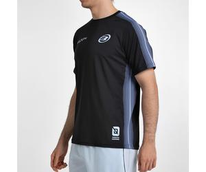 Bullpadel Innovazione e comfort: PAQUITO 26V Maglietta Uomini Esplora i confini del tuo gioco con la maglietta PAQUITO 26V di Bullpadel, disegnata specificamente per gli appassionati di padel. Realizz