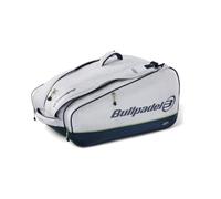 Bullpadel L'eleganza incontra la funzionalità: la borsa per racchette perfetta.La BOLSA BULLPADEL BPP25021 PEARL 012 offre tutto ciò che ci si aspetta da una borsa per racchette da padel di alta quali