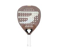 Bullpadel Scopri la potenza della racchetta WONDER (PALA) La racchetta da padel WONDER (PALA) di Bullpadel è perfetta per i giocatori avanzati che cercano controllo e potenza. Con la sua forma ibrida 