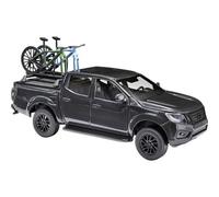 Busch 53724 H0 Auto modello Nissan Navara con due biciclette