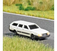 BUSCH 5391 Scala N VW Passat bianco con fanali funzionanti (davanti e dietro)
