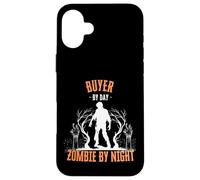 Buyer by Day Zombie by Night Divertente Halloween Creepy Retail Custodia per iPhone 16 Plus