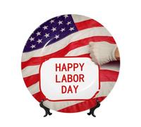 BWLHJKE Happy Labor Day Piatto decorativo in porcellana Bone China con immagine personalizzata piatti piani in porcellana con espositore, piatto decorativo in ceramica per ornamento da appendere alla