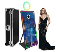 Cabina fotografica Magic Mirror da 65'' con luce di riempimento Macchina fototessera con touch screen mobile da 43 pollici con custodia da trasporto per matrimoni